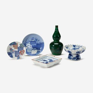 Five assorted porcelain vases and dishes 日本瓷器一组五件