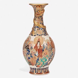 A Japanese enameled Satsuma pottery vase 日本珐琅彩萨摩烧花瓶 19th century 十九世纪
