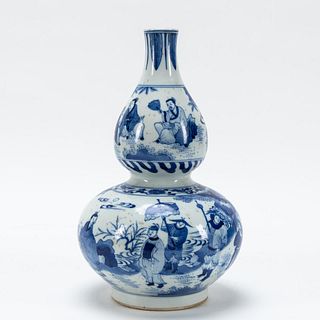 CHINESE BLUE & WHITE DOUBLE GOURD FIGURAL VASE