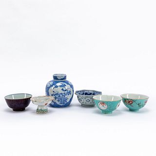 SIX PIECES OF ASSORTED CHINESE PORCELAIN