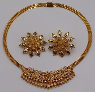 JEWELRY. Indian Style 18kt Gold and Diamond Suite.