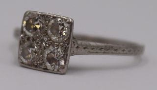 JEWELRY. Antique Platinum and Diamond Ring.