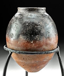 Egyptian Pre-Dynastic Naqada II Black-Top Jar