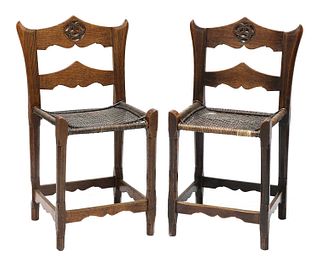 A pair of Abramstevo Colony-style oak side chairs,