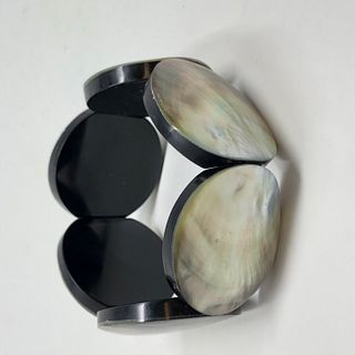 MOTHER OF PEARL 6 DISC stretch bracelet