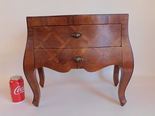 SMALL ITALIAN MARQUETRY CHEST