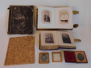 LOT OF ANTIQUE PHOTOGRAPHY