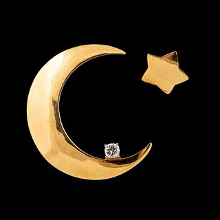 TWO 18K YELLOW GOLD BROOCHES, MIGLIORE MOON & STAR