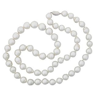35" WHITE SOUTH SEA PEARL NECKLACE