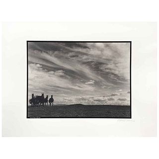 GABRIEL FIGUEROA, Tierra de fuego se apago, 1946, Firmada y fechada 90, Fotoserigrafía 8/300, 56 x 76.5 cm, con sello. | GABRIEL FIGUEROA, Tierra de f