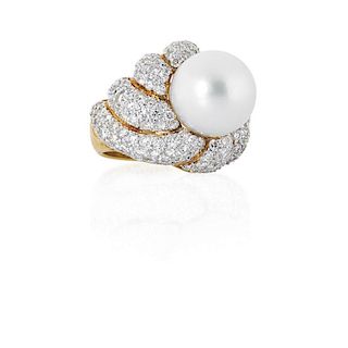 SOUTH SEA PEARL AND DIAMOND YELLOW GOLD RING
