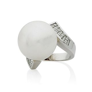 LARGE SOUTH SEA PEARL AND DIAMOND PLATINUM RING