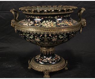 NEOCLASSICAL STYLE PORCELAIN CENTERPIECE