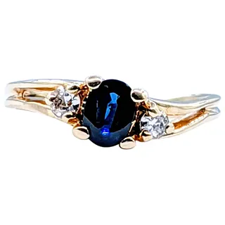 Stylish Sapphire & Diamond Contour Ring