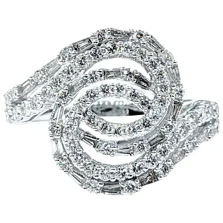 Sparkling Diamond & White Gold "Whirlpool" Ring