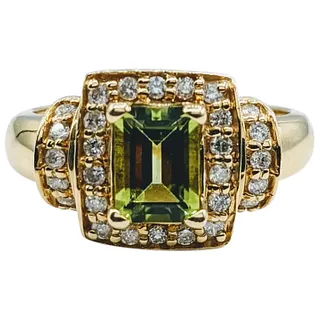 Stunning Peridot & Diamond Ring