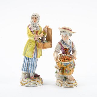 GROUP OF TWO MEISSEN FEMALE PORCELAIN FIGURES