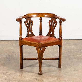 QUEEN ANNE-STYLE MAHOGANY ROUNDABOUT CHAIR