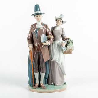 Pilgrim Couple 1005734 - Lladro Porcelain Figurine