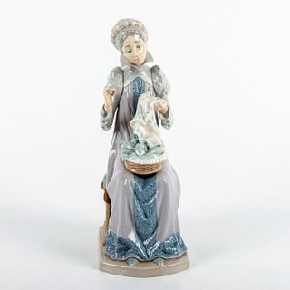 Sewing A Trousseau 1005126 - Lladro Porcelain Figurine