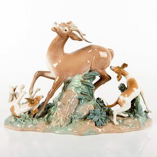Fierce Pursuit 1004880 - Lladro Porcelain Figurine