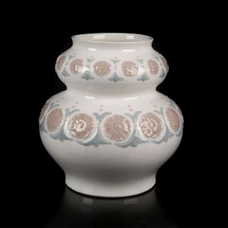 Spring Vase 1004771 - Lladro Porcelain Figurine