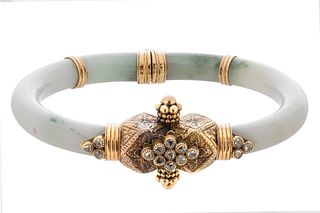 Jade and 18kt yellow gold cuff bracelet.