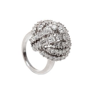 Ring made in 18 kts. white gold, with a brilliant-cut diamonds, weighing 3.70 cts.,