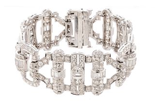 Art Deco platinum bracelet. France, ca. 1930.