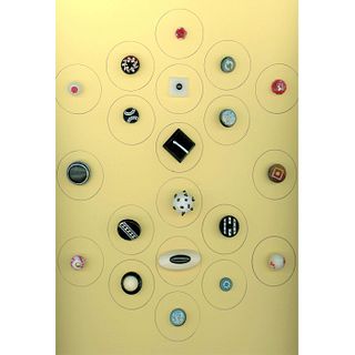 1 CARD OF DIVISION ONE GLASS BUTTONS INCL. BLACK GLASS