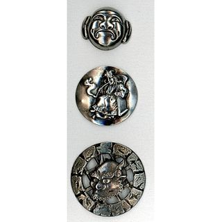 A SMALL CARD OF DIV 3 FRENCH WHITE METAL BUTTONS