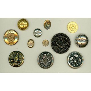A SMALL CARD OF ASSORTED MASONIC BUTTONS