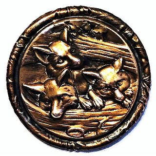 A DIVISION ONE BRASS BUTTON OF 3 FOXES