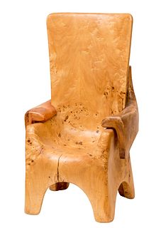 CARLOS ARMIÑO (Tartalés de los Montes, Burgos, 1954). 
"Hamlet's throne". 
Olive wood. 
It has a carved signature on the lower part. 
It has a crack i