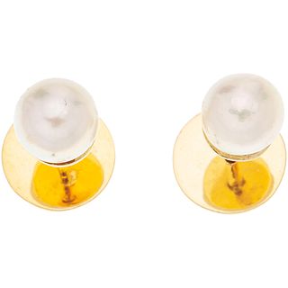 PAR DE BROQUELES CON PERLAS CULTIVADAS EN ORO AMARILLO DE 14K con perlas color crema. Peso: 3.3 g | PAIR OF STUD EARRINGS WITH CULTURED PEARLS IN 14K 