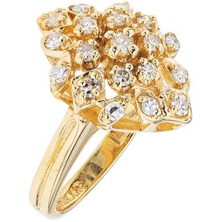 ANILLO CON DIAMANTES EN ORO AMARILLO DE 14K con diamantes corte 8x8   ~0.35 ct. Peso: 5.1 g. Talla: 6 | RING WITH DIAMONDS IN 14K YELLOW GOLD 8x8 cut 