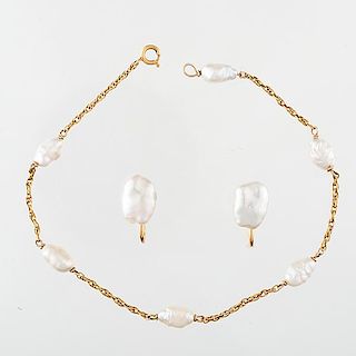 Freshwater Pearl Bracelet and Earrings in 14 Karat 