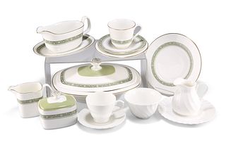 A ROYAL DOULTON "RONDELAY" DINNER AND TEA SERVICE, comprising tureen and co