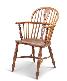 A 19TH CENTURY ELM AND OAK WINDSOR CHAIR, with crinoline stretcher