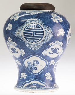 A CHINESE BLUE AND WHITE PORCELAIN GINGER JAR, 18TH CENTURY, of baluster fo