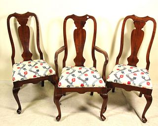 LOT OF SIX QUEEN ANNE STYLE DINING CHAIRS