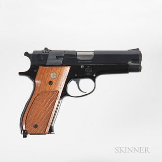 Smith & Wesson Model 39-2 Semiautomatic Pistol