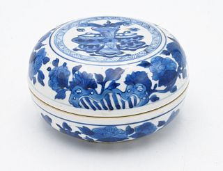 Chinese Blue and White Round Covered Box