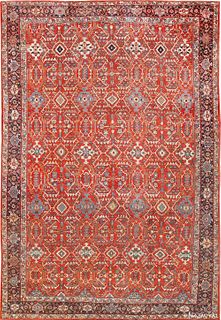 ANTIQUE GEOMETRIC PERSIAN SULTANABAD CARPET. 20 ft 3 in x 14 ft (6.17 m x 4.27 m ).
