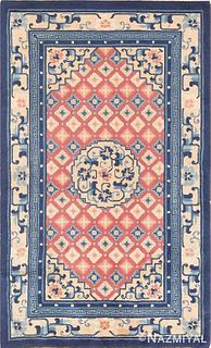 ANTIQUE CHINESE RUG. 5 ft x 3 ft (1.52 m x 0.91 m).