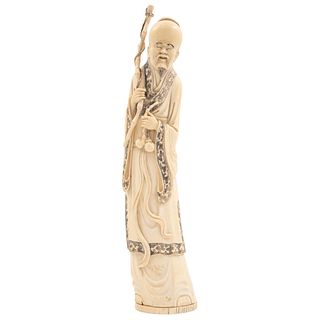 SABIO, CHINA Ca.1900 Talla en marfil Firmado Detalles de conservación 43 cm de alto | WISE MAN, CHINA Ca.1900 Carved in ivory Signed Conservation deta
