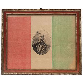 BANDERA DEL CENTENARIO MÉXICO, SIGLO XX Dividida en 3 bandas verticales En la banda central un retrato de Porfirio Díaz  48 x 39 cm | CENTENARY FLAG M
