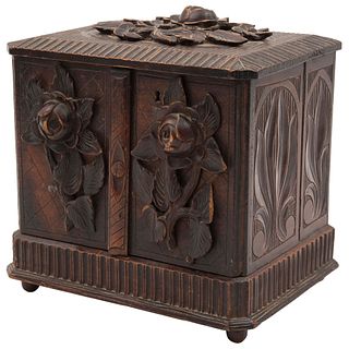 CAJA CIGARRERA FRANCIA, Ca. 1900 Elaborada en madera tallada con motivos florales y compartimentos plegables 18x21x14 cm | CIGAR BOX FRANCE, Ca. 1900 