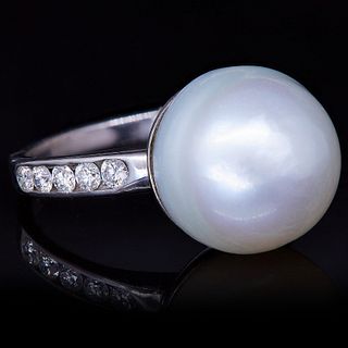 -NO RESERVE- PEARL AND DIAMOND RING
