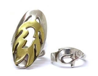 A sterling silver fish ring, by Timothy P Clayton,